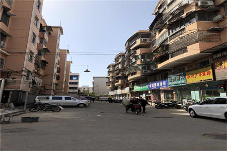 均价不到8000的毛坯大三房您还不速下手更待何时穗丰院